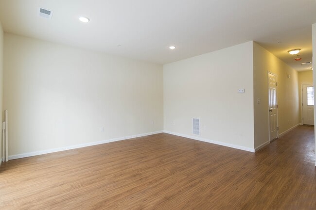 Building Photo - 2033 Arey Ln