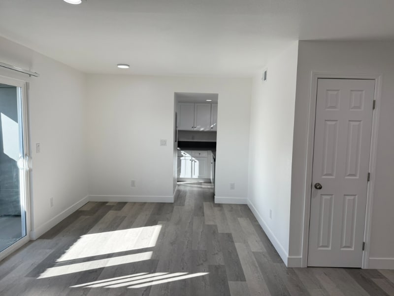 Building Photo - 1750 Karen Ave