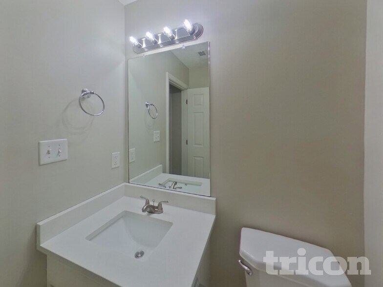 Building Photo - 9728 Avensong Crossing Dr