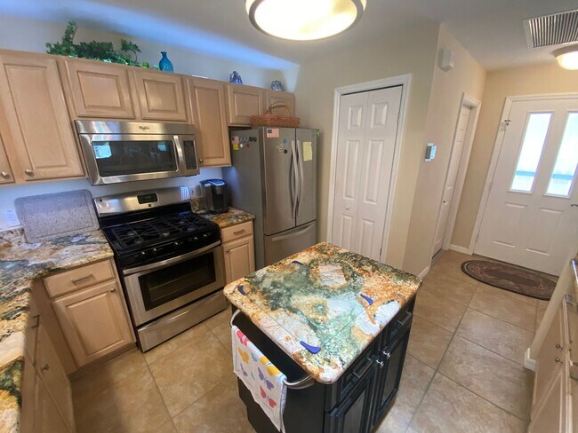 Building Photo - Beautiful Over Sized Turnkey SEASONAL Rent...