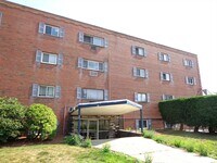 Building Photo - 183 Mt Auburn St