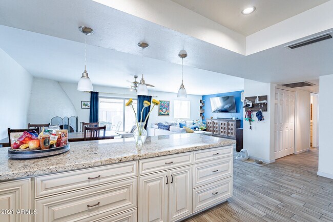 Building Photo - 4353 E Pearce Rd