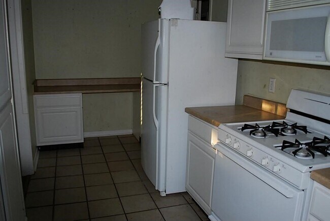 Building Photo - 6611 Housman