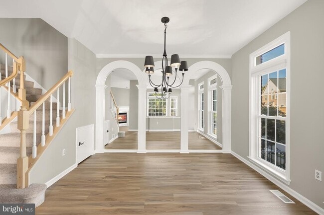 Building Photo - 5527 Sully Lake Dr