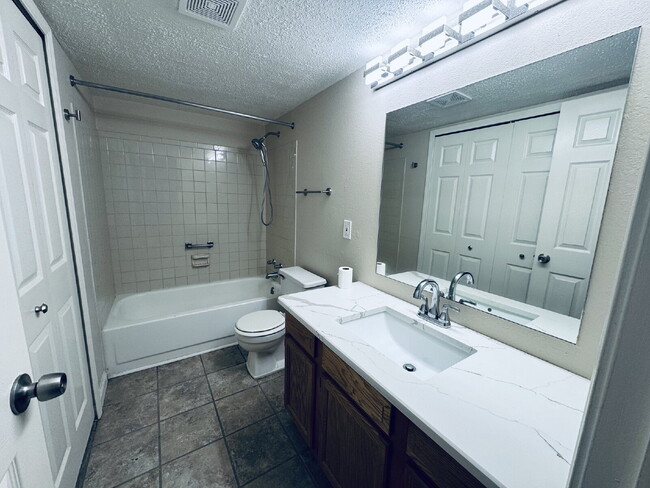 Building Photo - Fully Renovated 2BD/2BA in Top-Rated Northville Schools | Water, HOA & Fitness Included! OWNER SP...