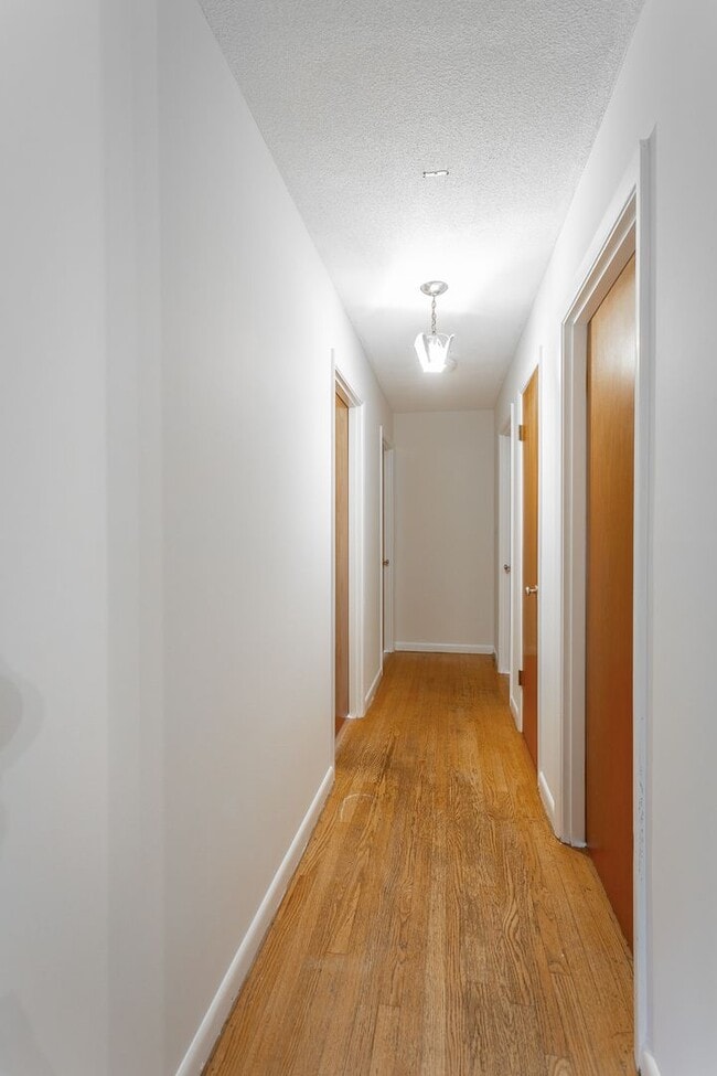 Building Photo - 3 Bedroom · 2 Bath Home in East Brainerd Near Hamilton Place