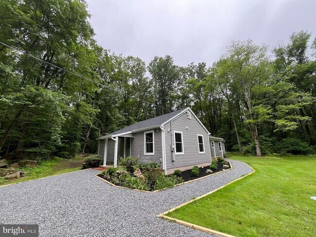 Building Photo - 358 Cherry Valley Rd
