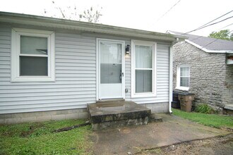 Building Photo - 1 Bedroom Renovated Duplex Unit - Great Location, Backyard