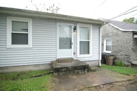 Building Photo - 1 Bedroom Renovated Duplex Unit - Great Location, Backyard