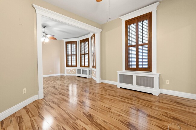 Building Photo - 302 Clerk St