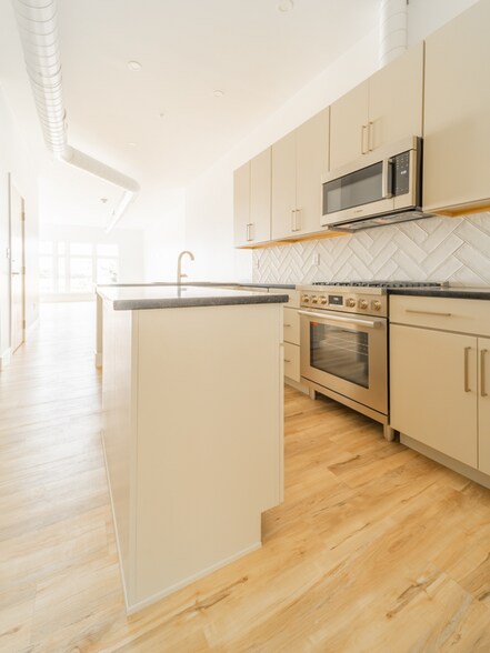 Building Photo - 428 Penn Ave