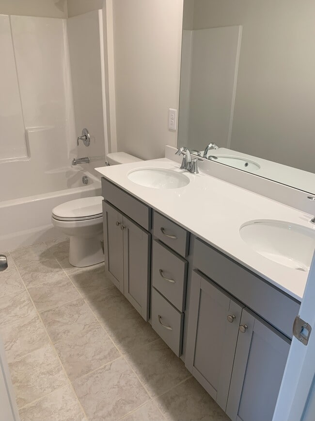 Building Photo - 400 Trailblazer Dr