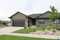 Building Photo - 2701 W Oak Hill Dr