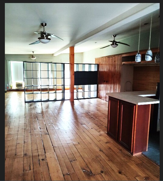 Building Photo - 105 E Main St