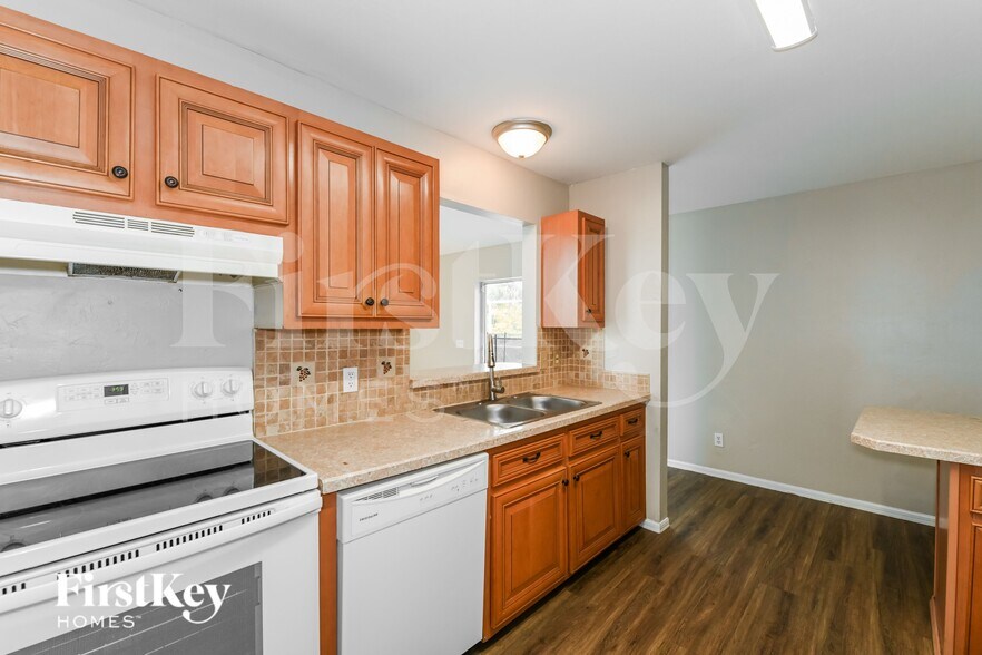 Building Photo - 708 Prospect Ave