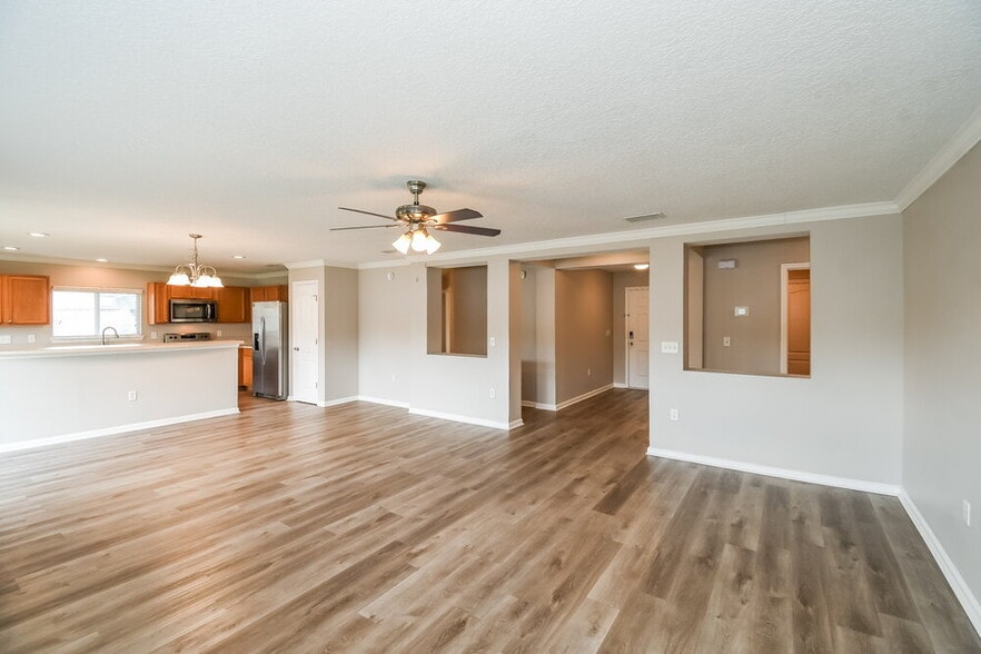 Building Photo - 75093 Brookwood Dr