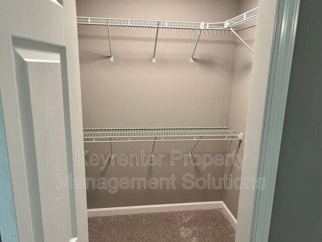 Building Photo - 905 Gardner St