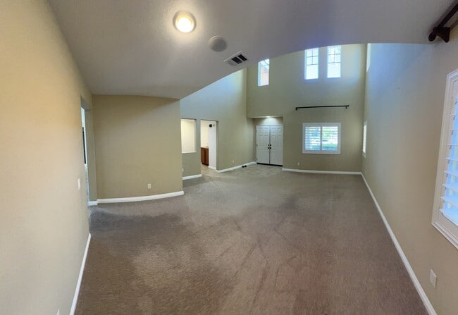 Building Photo - 46140 Grace Ct