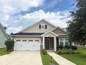 Building Photo - 2525 Lantana Ln