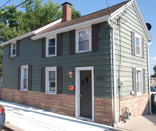 Building Photo - Charming 2-Bedroom Single-Family Home – Prime Phoenixville Location!