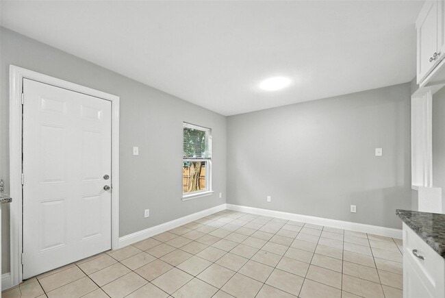 Building Photo - 6520 Lovett Ave