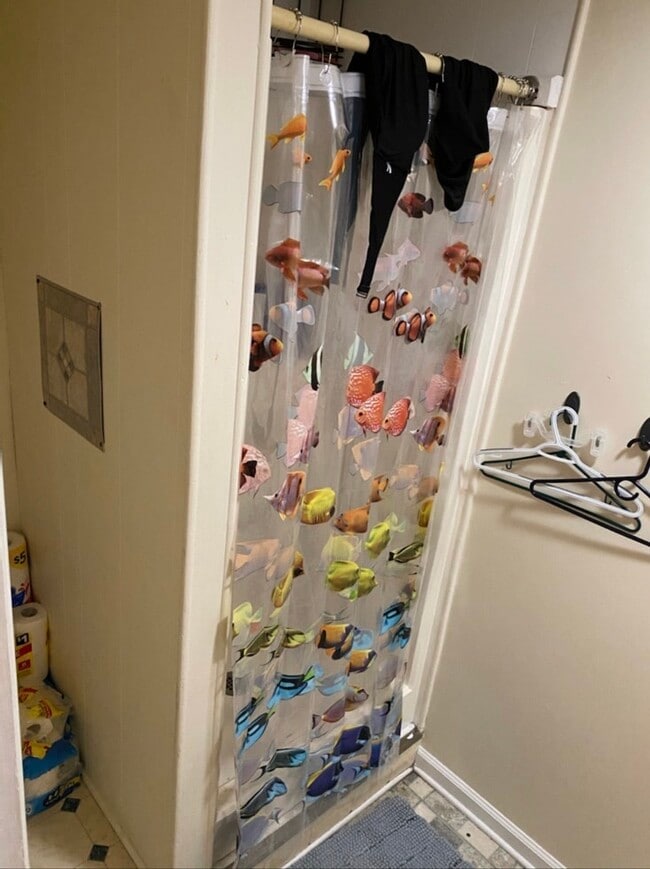 Building Photo - 113 Oak St