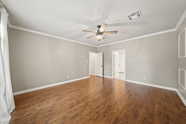 Building Photo - 2654 Milburn Dr