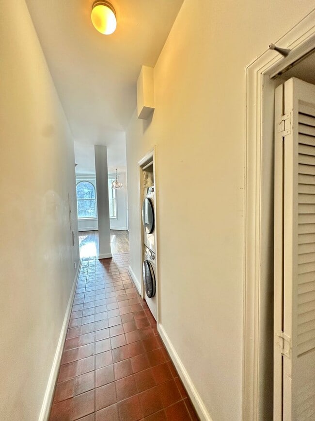 Building Photo - Beautiful Balfour Historic 1 Bedroom Condo 16th & U Street