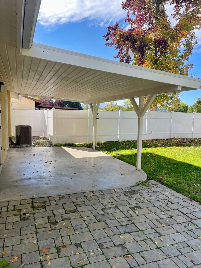 Building Photo - Charming 2B/1B Home in Atascadero