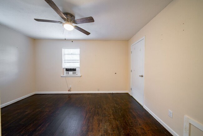 Building Photo - 3 Bedroom 2 bath Harris County
