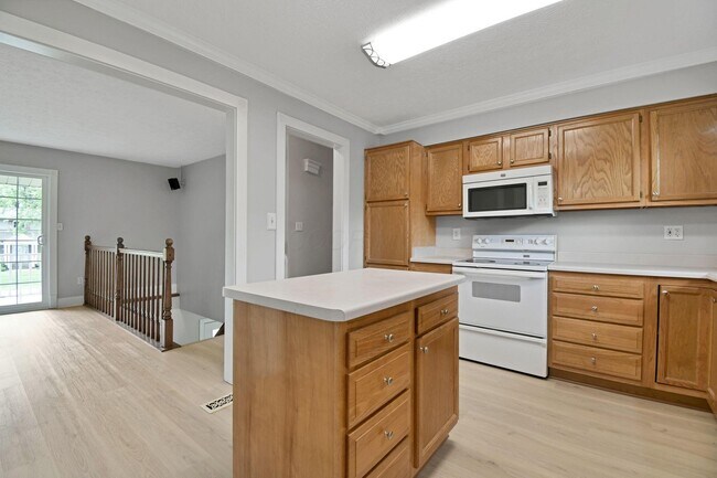 Building Photo - 5978 Alice Dr