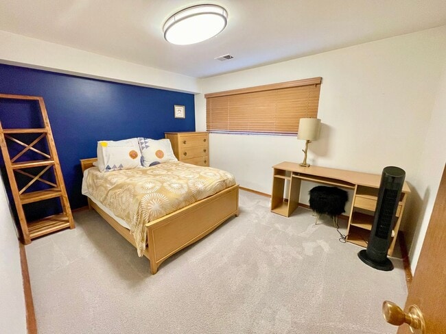 Building Photo - Charming lower level of home