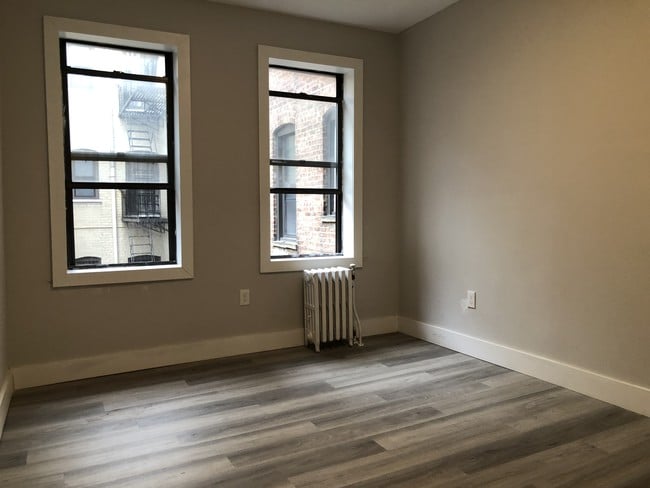 Building Photo - 47 Duncan Ave