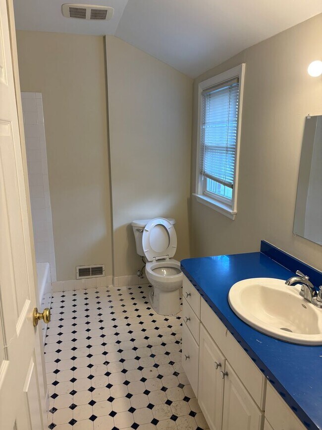 Building Photo - 3 Bed Single Family in Springfield