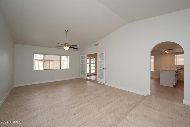 Building Photo - 7301 W Canterbury Dr