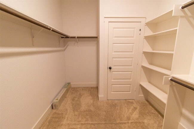 Building Photo - 18610 Parkland Square Pl