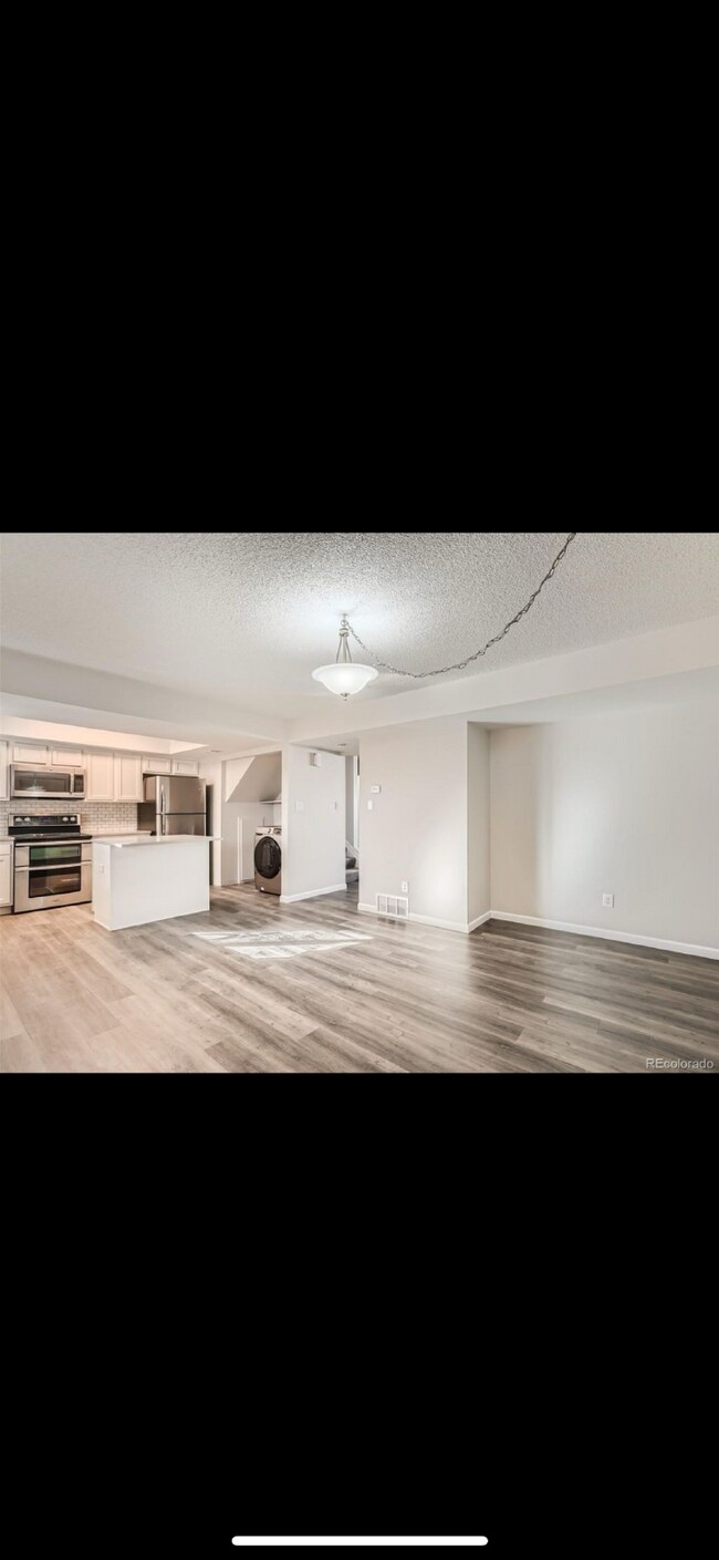 Building Photo - 1046 W 88th Ave