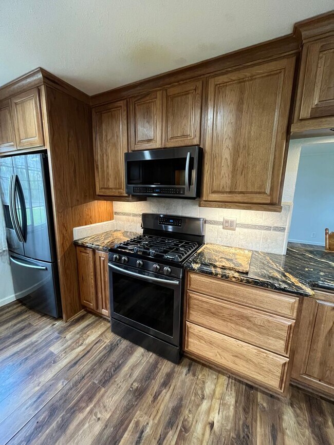 Building Photo - Beautiful Foothil Views Available Now!