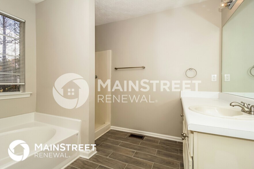 Building Photo - 46 Thornbrooke Dr
