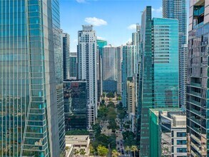 Building Photo - 1060 Brickell Ave