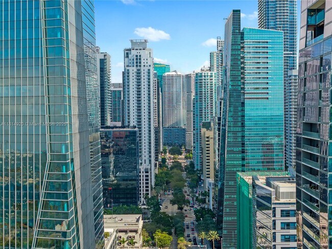 Primary Photo - 1060 Brickell Ave