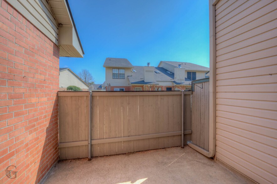 Building Photo - 3636 Greenacres Place Dr