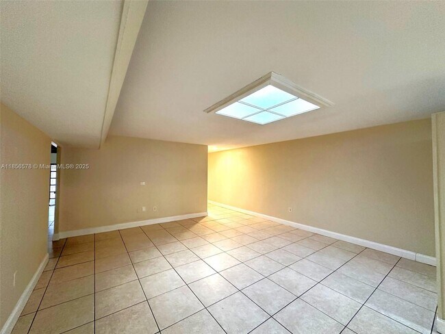 Building Photo - 6731 Kingsmoor Way
