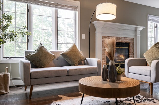 Building Photo - 321 Museum Village Rd