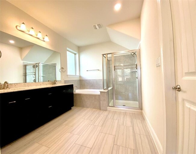 Building Photo - 16028 Cinca Terra Dr