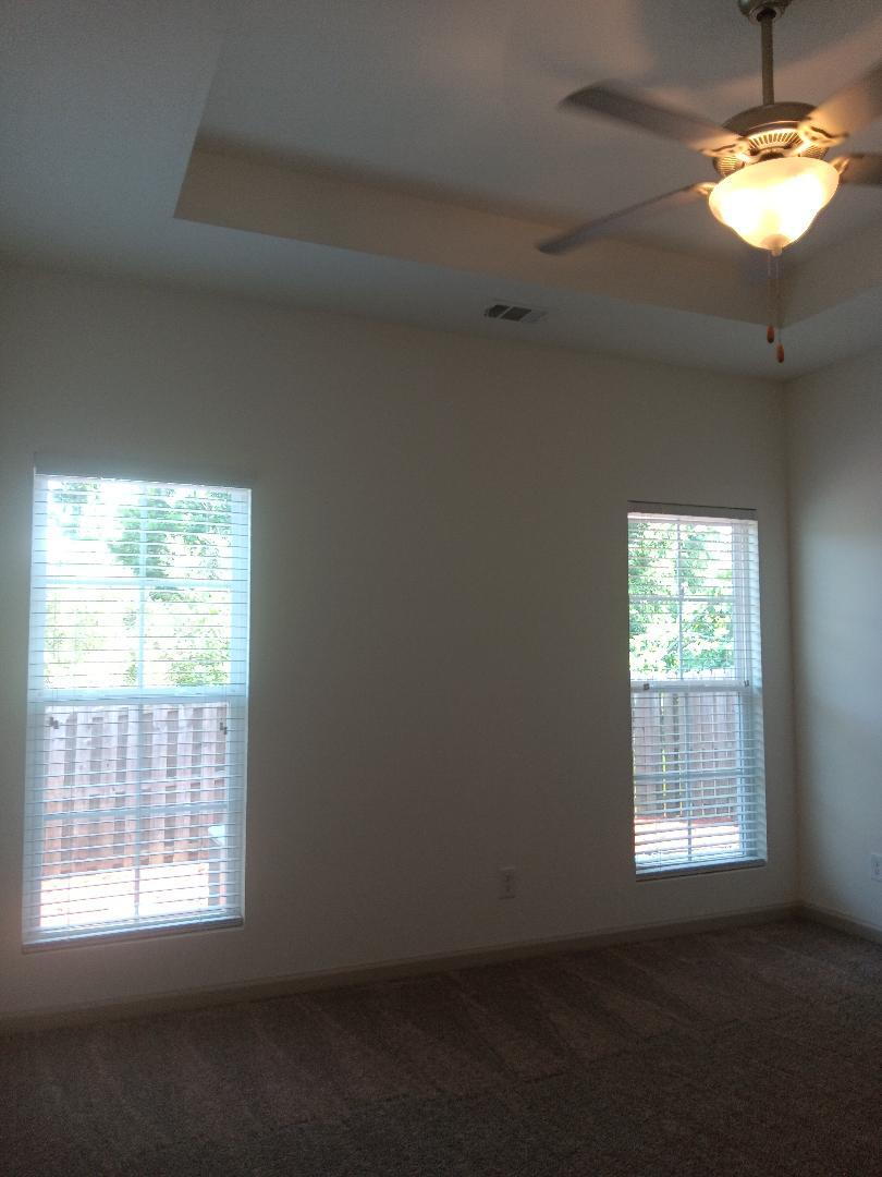 Building Photo - 724 Buddy Ct