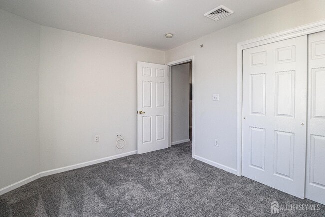 Building Photo - 105 Adamecs Way