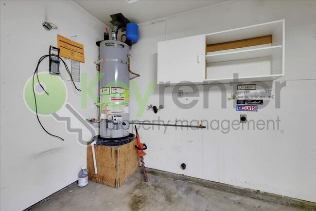 Building Photo - 7005 Woodside Dr