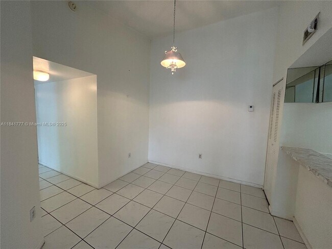 Building Photo - 468 NE 206th Ln