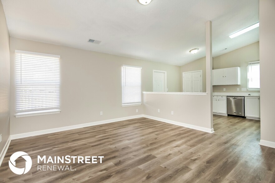 Building Photo - 2111 Pleasant Dale Dr